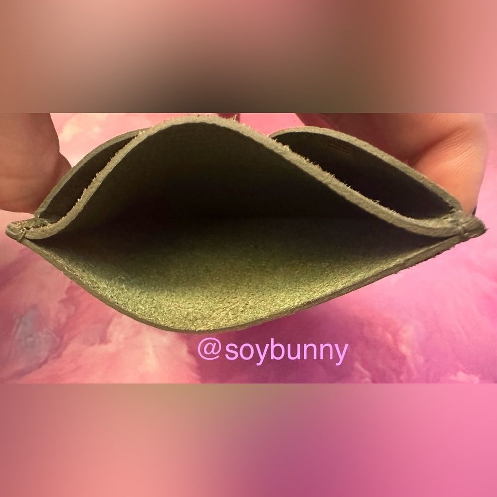 🐰 Anthropologie Yarrow Card Case (NWOT; Green/Gold) - Picture 3 of 8